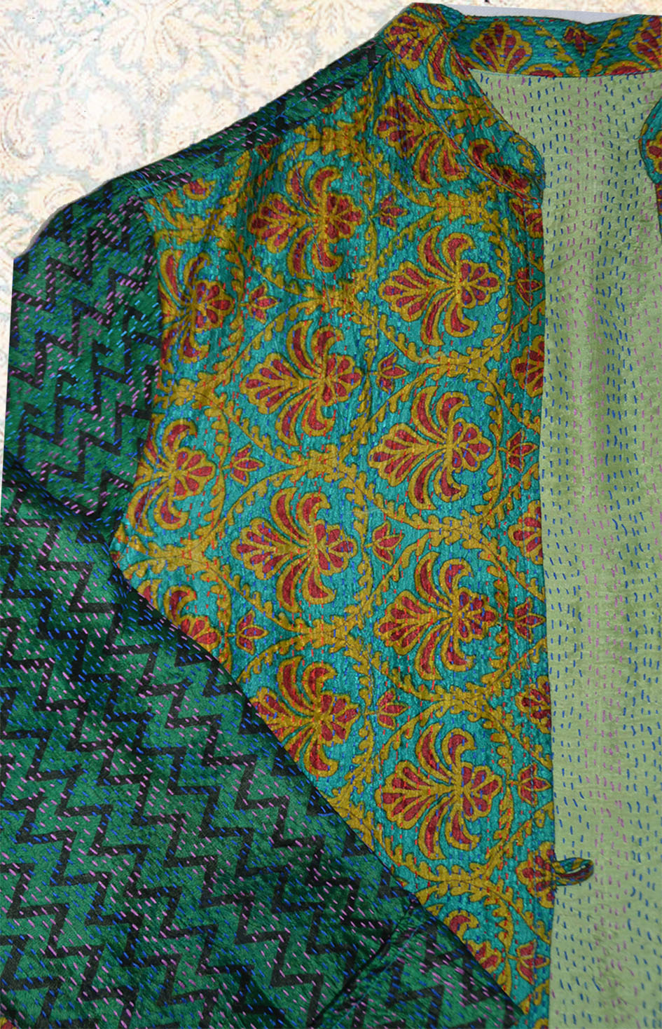 VESTE LONGUE en soie , brodée "KANTHA" REF 1302